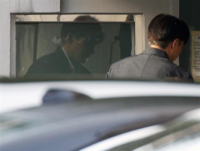 자택으로 들어가는 조국 전 장관