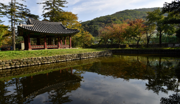 산성도시의 공용 정원인 지수당은 유사시에는 저수원으로도 쓰였다. 박지환 기자 popocar@seoul.co.kr