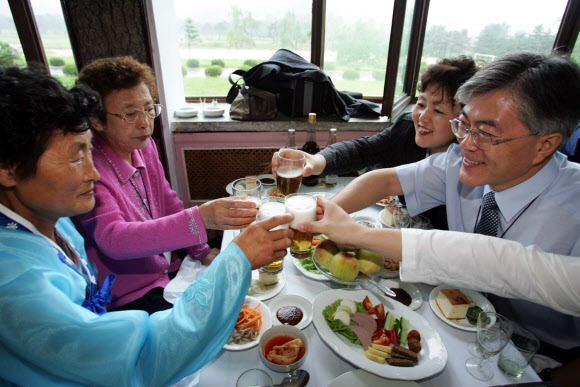 문재인 대통령 모친 강한옥 여사 향년 92세로 별세