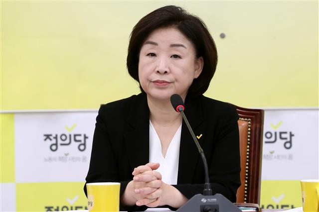 상무위원회의 참석한 심상정 대표