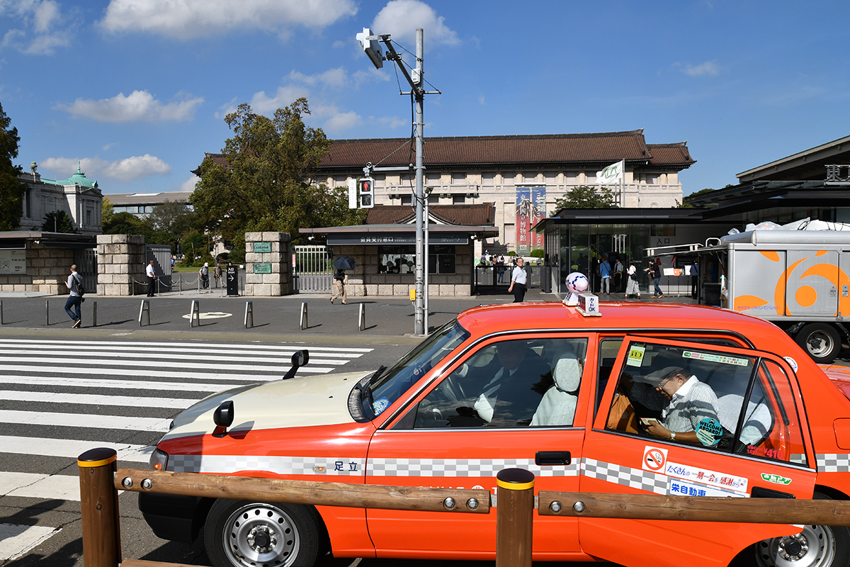 일본 도쿄에서 운행되고 있는 택시.