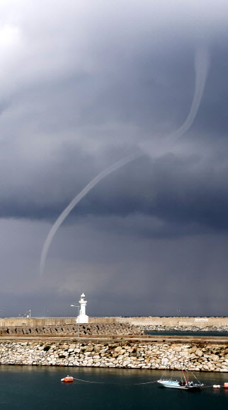 울진 부구 앞바다서 용오름 현상 포착