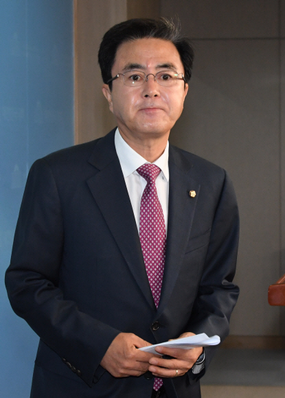 자유한국당 김태흠 의원