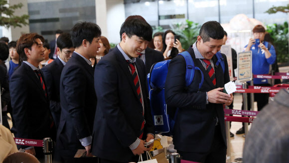 출국하는 한국 야구 대표팀