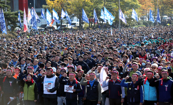 거리로 나온 노동자들의 외침