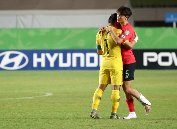 ‘울지 말아요’