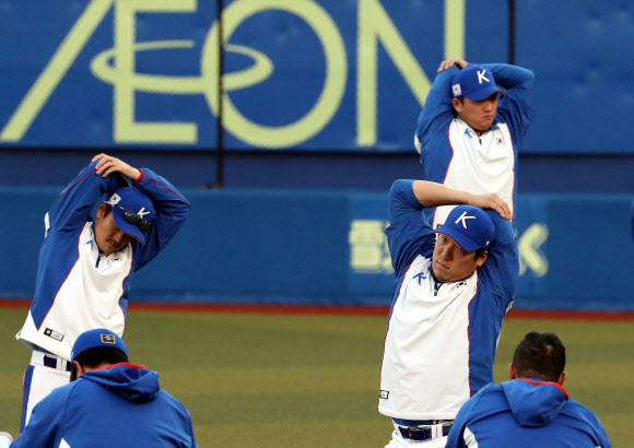 조조 마린스타디움서 몸 푸는 한국대표팀