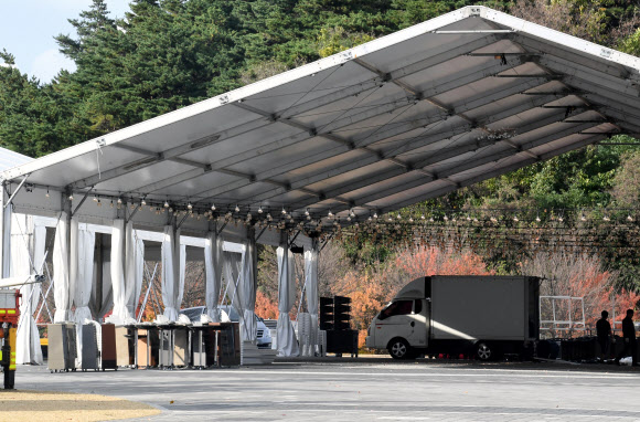 강풍으로 강릉국제영화제 일부 행사장 운영 중단