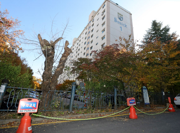 적막한 조국 전 장관 자택 앞