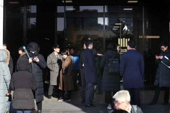 ‘조국 소환’ 소식에 허탈한 취재진