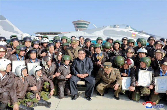 북한 김정은, 전투비행술경기대회 참관