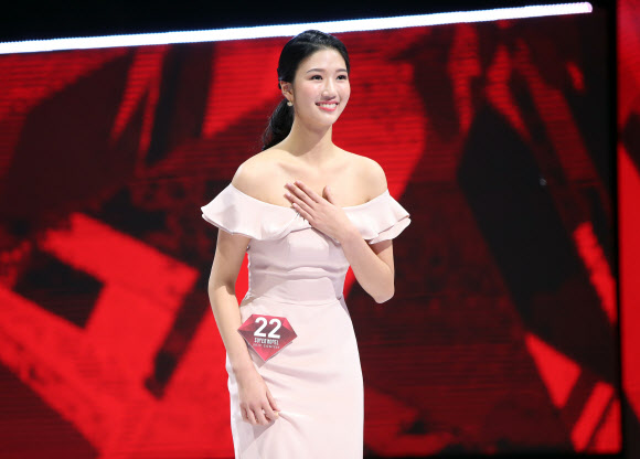 올해의 슈퍼모델은 장원진