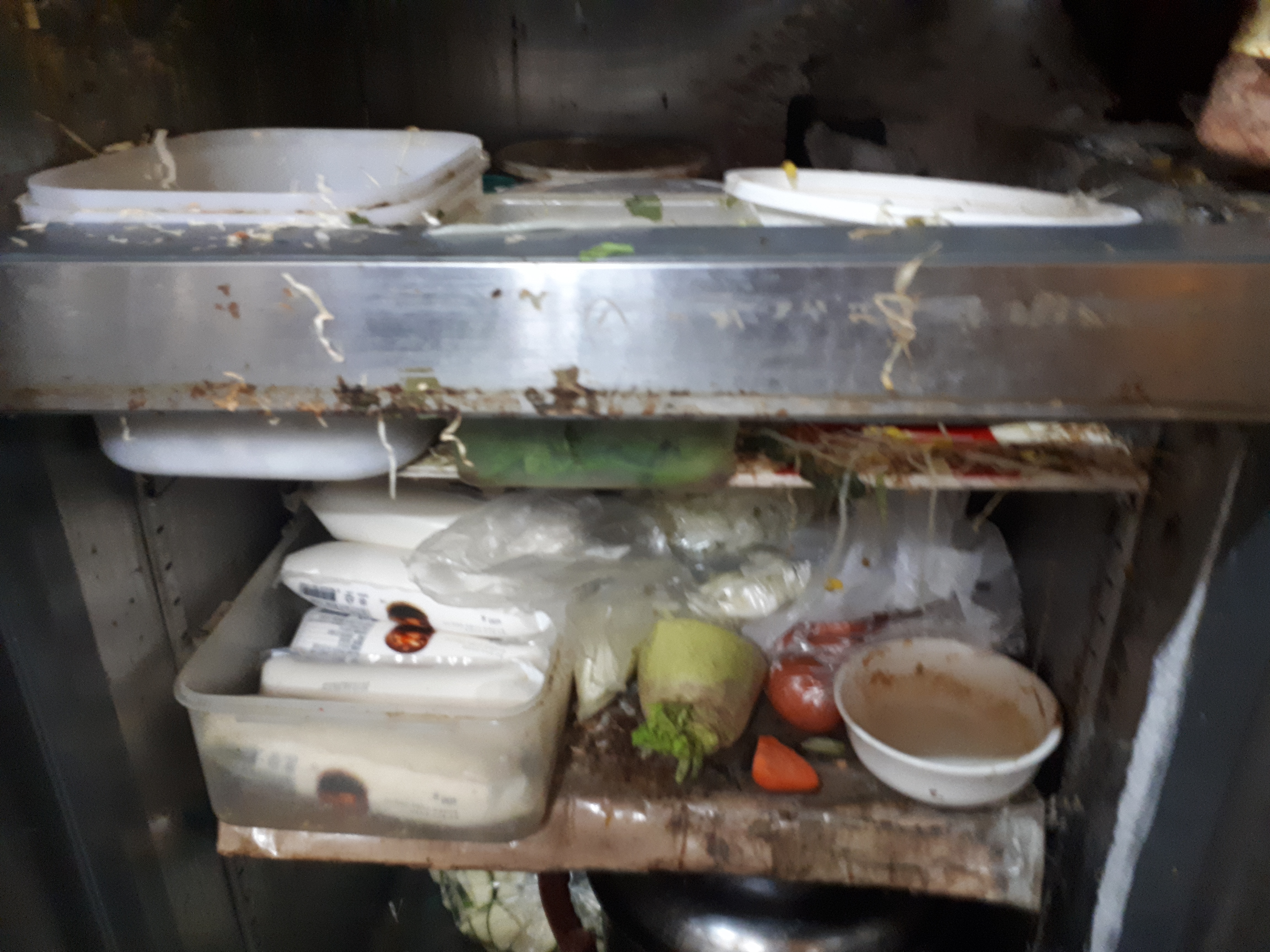 ‘위생불량’ 음식점 냉장고