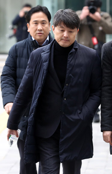 영장심사 출석하는 유재수 전 부시장