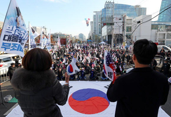 박근혜 전 대통령 석방 촉구하는 지지자들