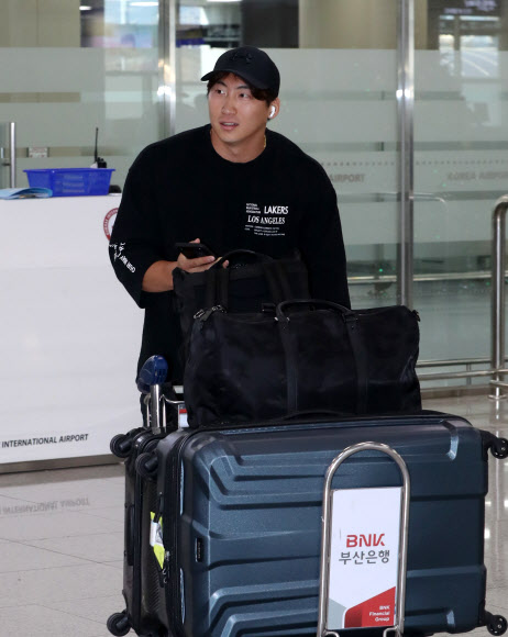 NC다이노스의 간판타자 나성범 입국