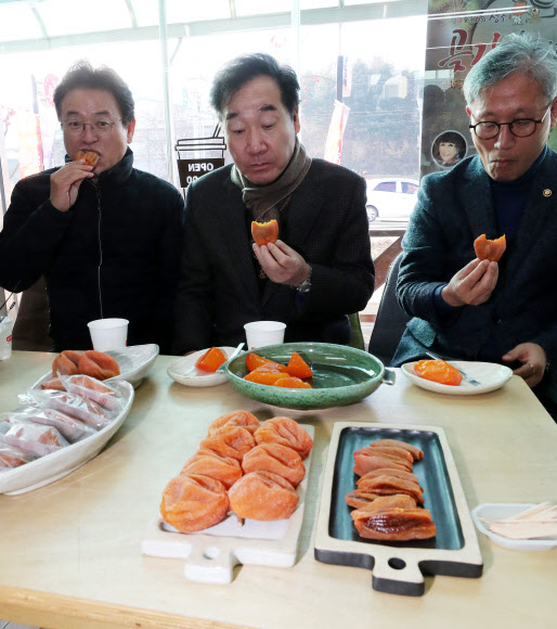이낙연 총리 ‘상주곶감 맛이 정말 좋네요!’