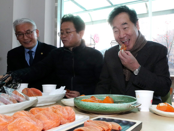 이낙연 총리 ‘상주곶감 맛이 정말 좋네요!’