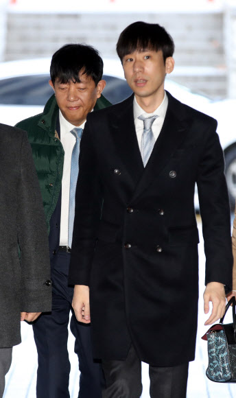 첫 공판 출석하는 이재웅-박재욱