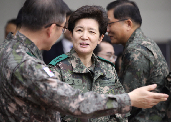 강선영 육군항공작전사령관이 4일 오전 서울 국방부에서 열린 ‘2019 연말 전군주요지휘관 회의’에 참석해 있다. 2019. 12.4  이종원 선임기자 jongwon@seoul.co.kr