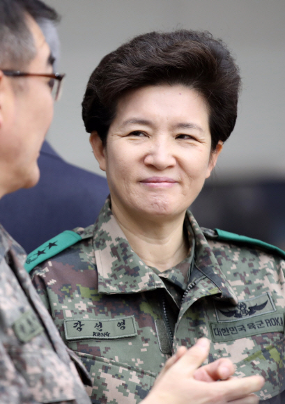 강선영 육군항공작전사령관이 4일 오전 서울 국방부에서 열린 ‘2019 연말 전군주요지휘관 회의’에 참석해 있다. 2019. 12.4  이종원 선임기자 jongwon@seoul.co.kr