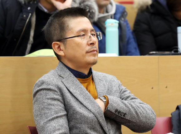 강의실에서 대기하는 황교안 대표