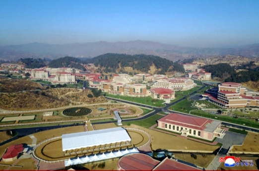 완공된 북한 양덕온천지구 전경