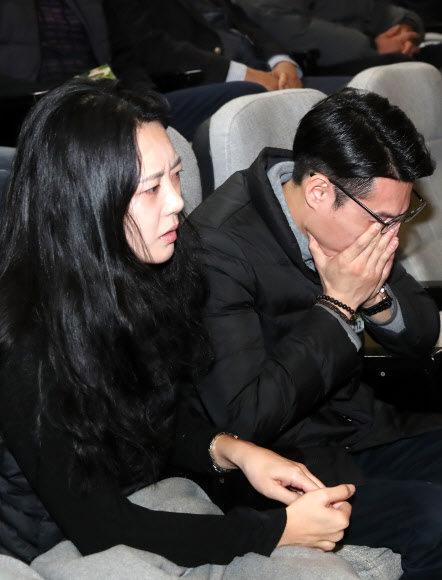 ‘민식이법’ ‘하준이법’ 통과 방청하는 부모들