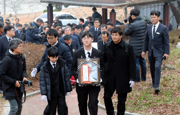 민족민주열사 묘역에 묻히는 고(故) 오종렬