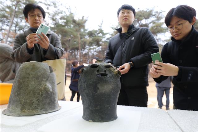 ‘사람 얼굴 모양 토기’ 공개