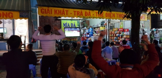 ‘박항서 매직’에 열광하는 베트남 축구 팬