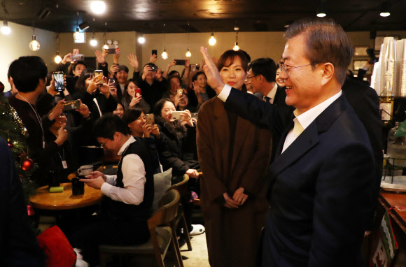 직장인들 만난 문 대통령