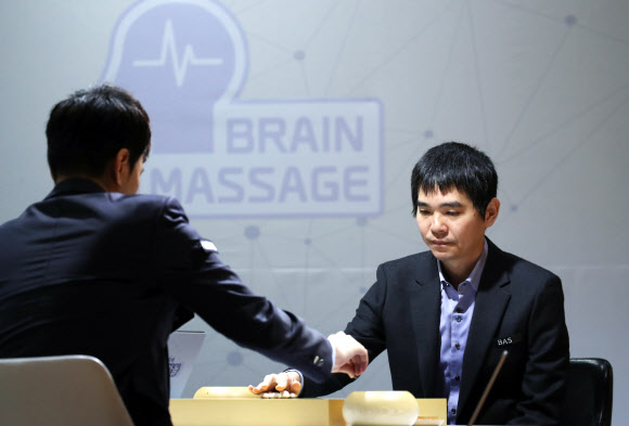 호선, 바둑 돌 먼저 가리는 이세돌 9단