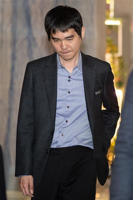 122수 끝 한돌에 패한 이세돌 ‘진한 아쉬움’