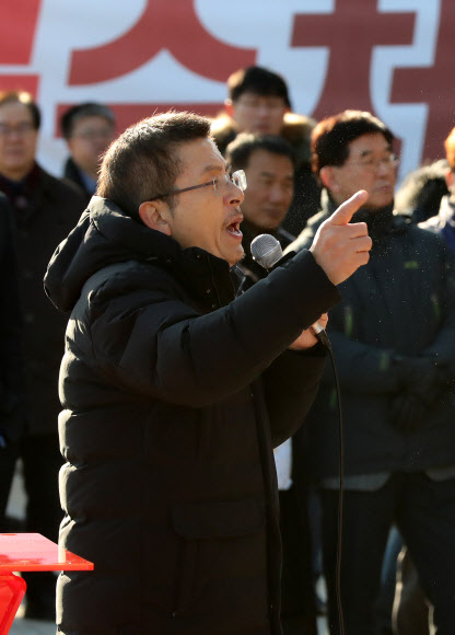 발언하는 한국당 황교안 대표