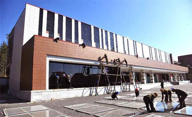 北, 삼지연시 건설 과정 보여주며 “자력갱생의 위력”