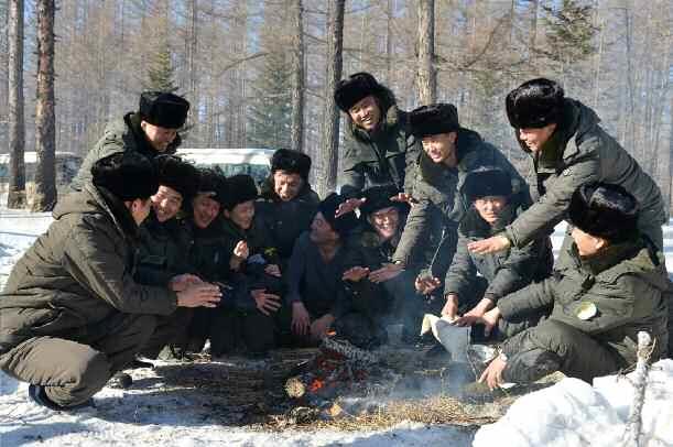 北 노동신문, 백두산 혁명전적지답사 행군길 줄이어 보도