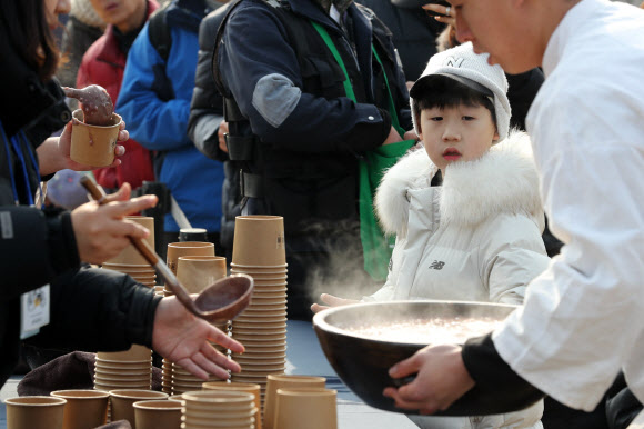 ‘여기 팥죽 맛집인가봐’