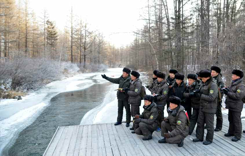 北 “혁명전적지 답사행군대, 백두산지구 연일 답사 나서”