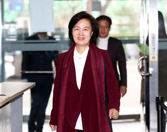 출근하는 추미애 법무부장관 후보자