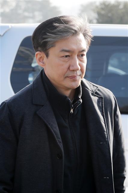 조국 전 법무부 장관이 24일 오후 경기도 의왕 서울구치소에서 배우자인 정경심 동양대 교수 면회를 위해 구치소로 향하고 있다. 2019.12.24 뉴스1