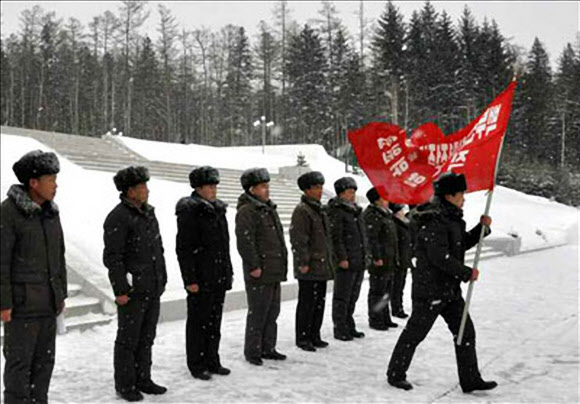 북한 노동자 답사행군대, 백두산 혁명전적지로 출발