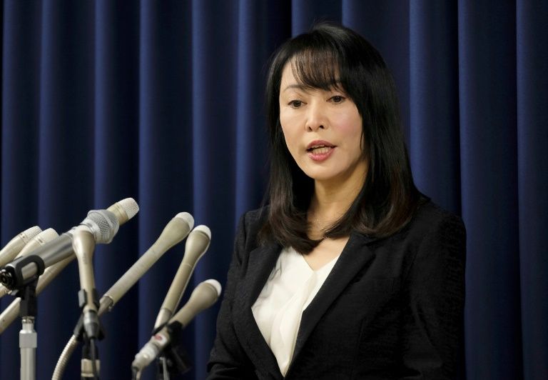 모리 마사코 일본 법무상이 26일 일가족 넷을 잔혹하게 살해하고 시신을 은닉하려 한 혐의로 사형이 선고된 중국인 웨이웨이에 대한 사형이 집행됐음을 알리고 있다. 도쿄 AFP 연합뉴스