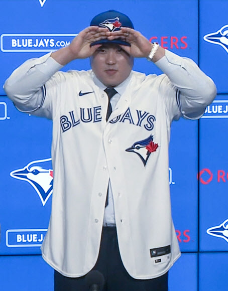 토론토 유니폼 입은 류현진