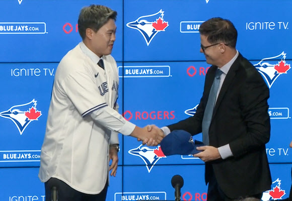 류현진, 토론토 공식 입단