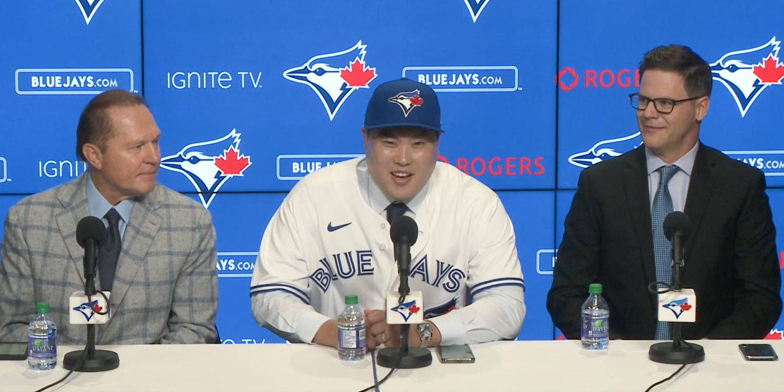 류현진, 토론토 유니폼 입고 기자회견