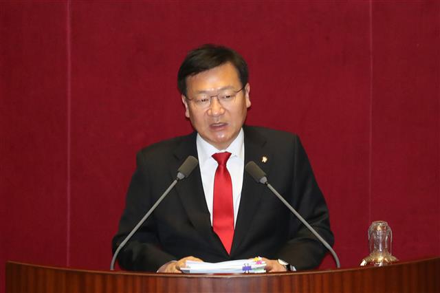 무제한 토론하는 정점식 의원