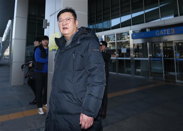 임동호 ‘어디로 가야하지..’