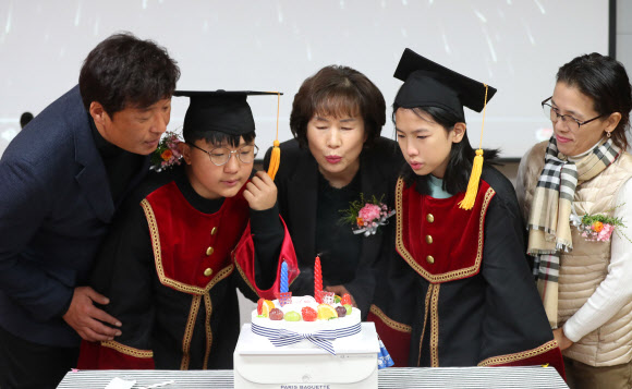 시골학교의 마지막 졸업식