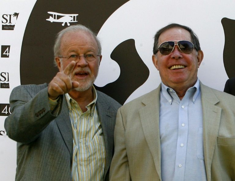 시드 미드(오른쪽)는 ‘블레이드 러너’로 2019년 로스앤젤레스를 실감나게 그려냈다는 평가를 받았다. 2007년 모습이며 왼쪽은 리들리 스콧 감독으로 보인다. AFP 자료사진